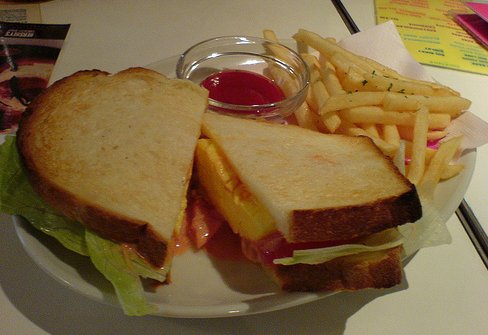Med-500x375-omelet-sandwich-by-mexican_2000