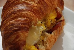 breakfast-sandwich-photo-by-kthread